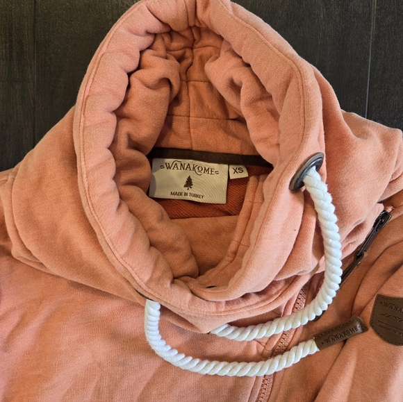 XS Wanakome Hoodie - Picture 2 of 3